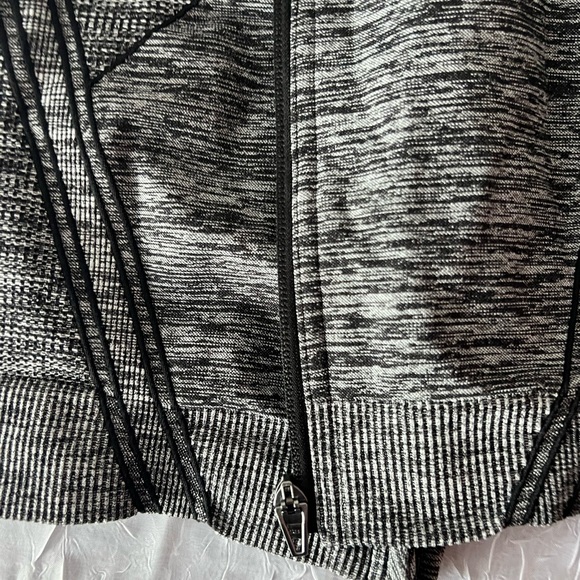 Avia Black and Gray Zip-Front Sports Bra - Picture 5 of 6